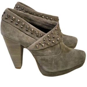 Kenneth Cole Reaction Hipstir Nu Suede Studded  Booties